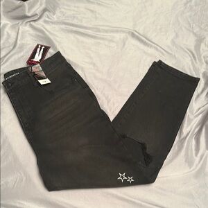 No Boundaries Super High Rise Mom Black Jeans Size 17
